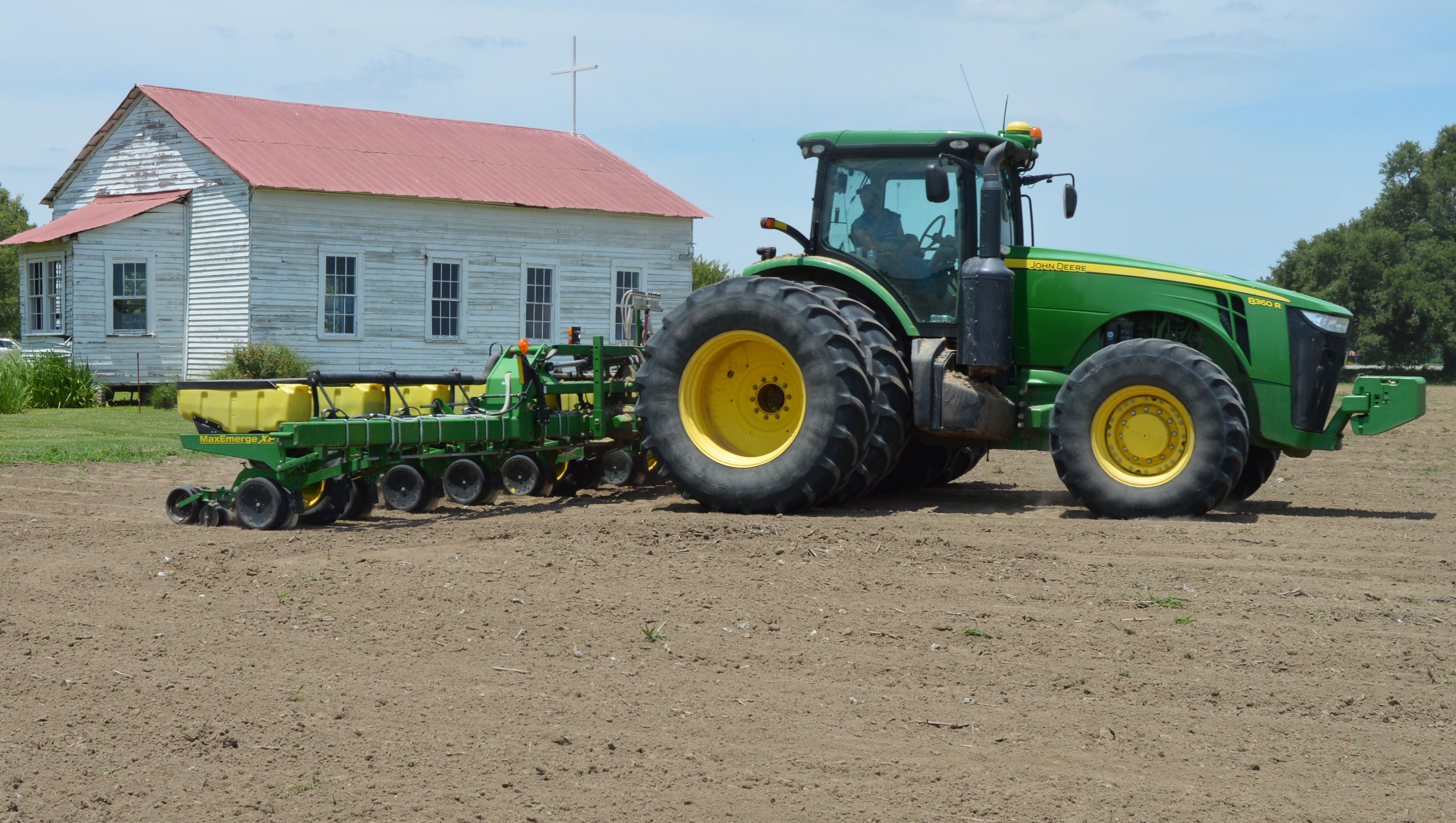 TractorFrogmorechurchCotton planting1.jpg thumbnail